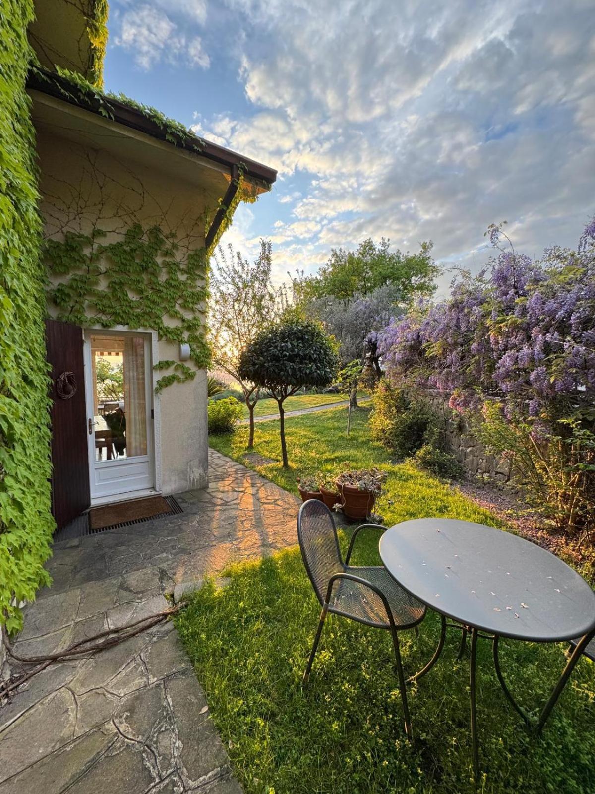 Casa Vacanze Mazurine10 Torri Del Benaco Exterior foto