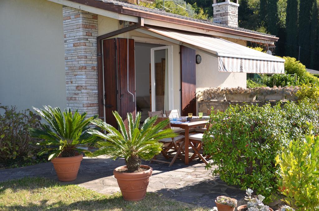 Casa Vacanze Mazurine10 Torri Del Benaco Exterior foto